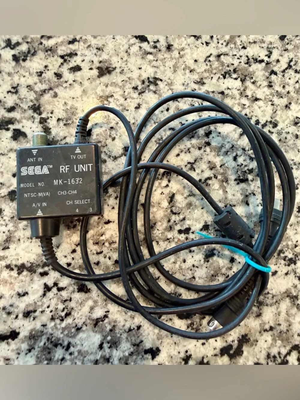 Sega Genesis RF adapter Model MK-1632 Original OEM TESTED WORKS
